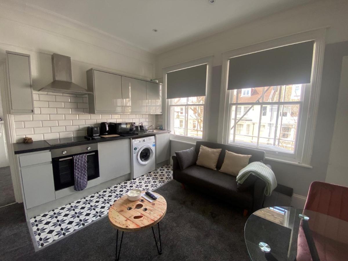Hove Seaside Getaway Apartments Bagian luar foto